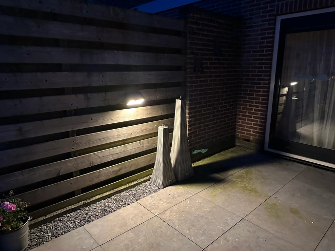 ACMHNC Wandlamp op Zonne-Energie Voor Buiten, met Bewegingsmelder, LED Buitenlamp op Zonne-Energie, Van Aluminium & Glas, Waterdicht Ip65, 350° Roterende, Warm Wit, Voor Entree, Tuin, Terras ACMHNC Wandlamp op Zonne-Energie Voor Buiten, met Bewegingsmelder, LED Buitenlamp op Zonne-Energie, Van Aluminium & Glas, Waterdicht Ip65, 350° Roterende, Warm Wit, Voor Entree, Tuin, Terras